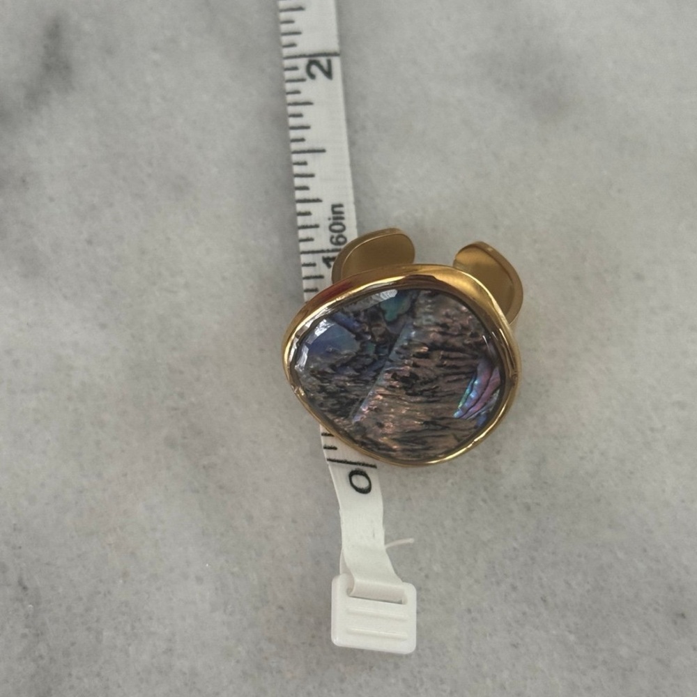 Gold Iridescent Vintage Style Ring 

Brand New

Gold Plated Stainless Steel - Picture 4 of 5